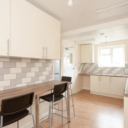 Rent this 1 bed room on Dale Avenue in South Stanmore, London