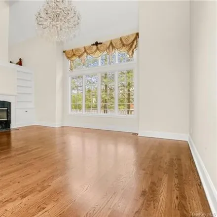 Image 3 - 3 Tall Spruce Loop, Victory Park, City of New Rochelle, NY 10804, USA - House for sale