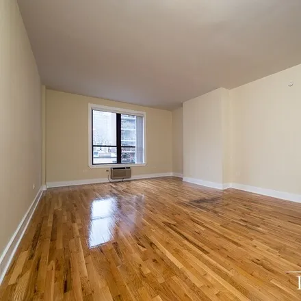 Rent this 1 bed apartment on 1425 N Dearborn St