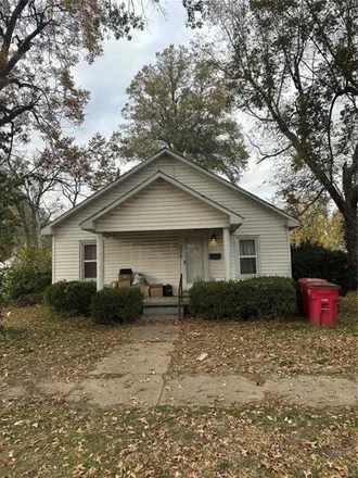 Buy this 3 bed house on 461 Warner Street in Sikeston, MO 63801