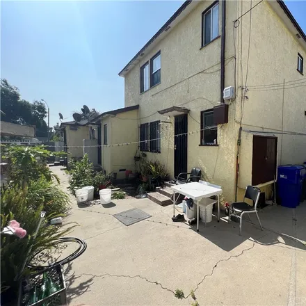 Image 5 - 10327 Stanford Avenue, South Gate, CA 90280, USA - Townhouse for sale