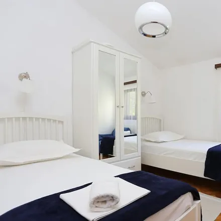 Rent this 2 bed apartment on 21327 Općina Podgora