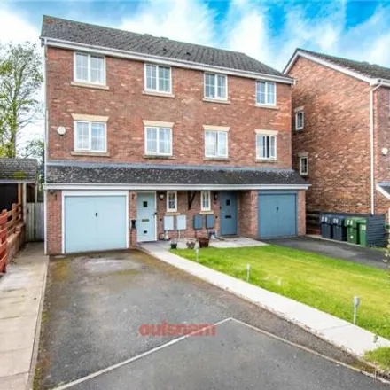 Buy this 4 bed townhouse on Mallow Drive in Lickey End, B61 0UP