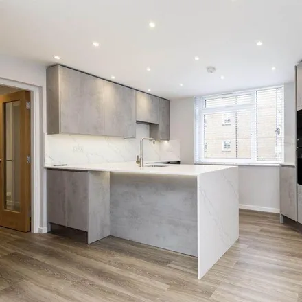 Image 1 - The Oaks, 25 Brondesbury Park, Brondesbury Park, London, NW6 7DL, United Kingdom - Apartment for rent