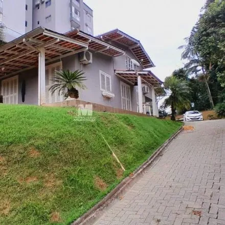 Rent this 3 bed house on Rua José Winter in Nova Brasília, Brusque - SC
