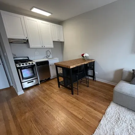 Image 3 - 3250 N Pulaski Rd, Unit 301 - Apartment for rent