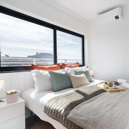 Rent this 1 bed apartment on Edifício Alexandre Herculano in Rua de Alexandre Herculano, 4000-053 Porto