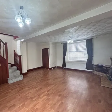 Rent this 3 bed duplex on 47 Station Road in Ammanford, SA18 2DB