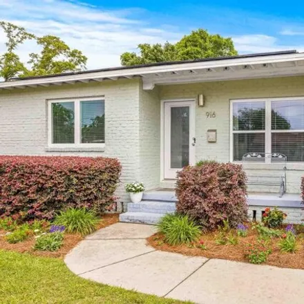 Buy this 3 bed house on 966 East Hayes Street in Pensacola, FL 32503