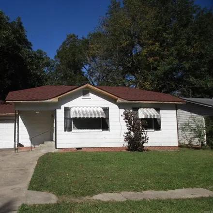 Buy this 2 bed house on 1645 West 29th Avenue in Pine Bluff, AR 71603