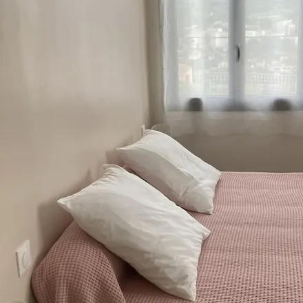 Rent this 2 bed apartment on 84400 Provence-Alpes-Côte d'Azur
