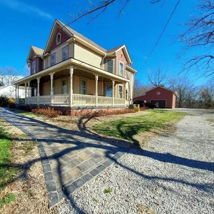 Buy this 2 bed house on 208 North Franklin Street in Glasgow, KY 42141