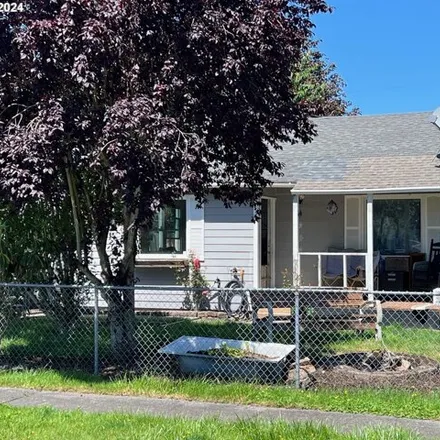 Buy this 3 bed house on 319 Baltimore St in Longview, Washington