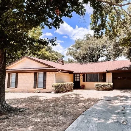 Buy this 3 bed house on 699 Southeast 28th Avenue in Mineral Wells, TX 76067