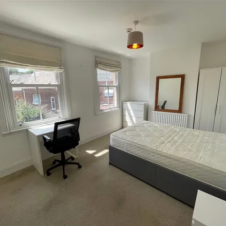 Image 2 - 4 Oldpark Road, Exeter, EX4 4HA, United Kingdom - Apartment for rent