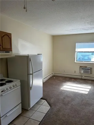 Image 5 - 399 Langdon Street, North Providence, RI 02904, USA - Apartment for rent