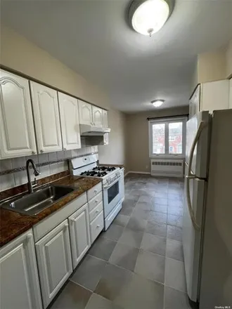 Image 4 - 41-31 210th Street, New York, NY 11361, USA - House for rent