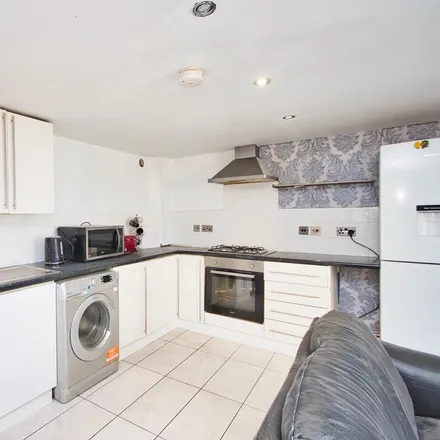 Rent this 1 bed townhouse on Ilford Station (York Road Entrance) in York Mews, London