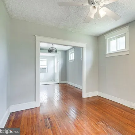 Image 3 - 636 Edgewood Street Northeast, Washington, DC 20017, USA - Townhouse for sale