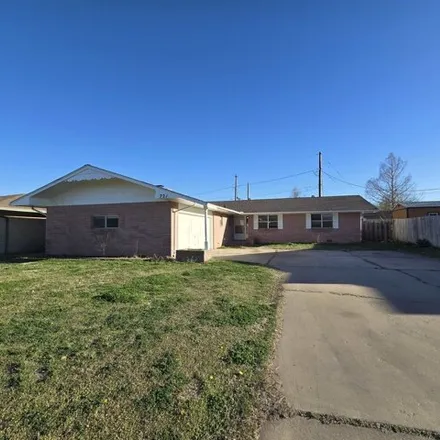 Buy this 3 bed house on 775 West Columbia Avenue in Enid, OK 73701