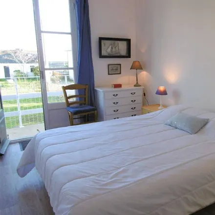 Rent this 4 bed house on Sarzeau in Rue de la Poste, 56370 Sarzeau