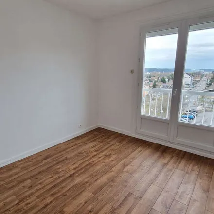Rent this 3 bed apartment on 21 Rue de la République in 76650 Petit-Couronne, France