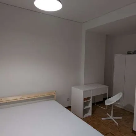 Rent this 6 bed apartment on Avenida da Boavista 67 in 4050-114 Porto, Portugal