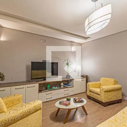 Rent this 3 bed apartment on Rua Araci Vaz Callado in Canto, Florianópolis - SC