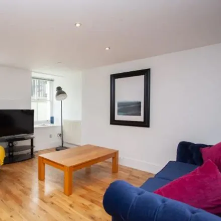 Rent this 2 bed apartment on Newton Place in Glasgow, G3 7PY