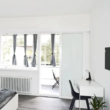 Rent this 2 bed apartment on Spandauer Damm 175a in 14050 Berlin, Germany