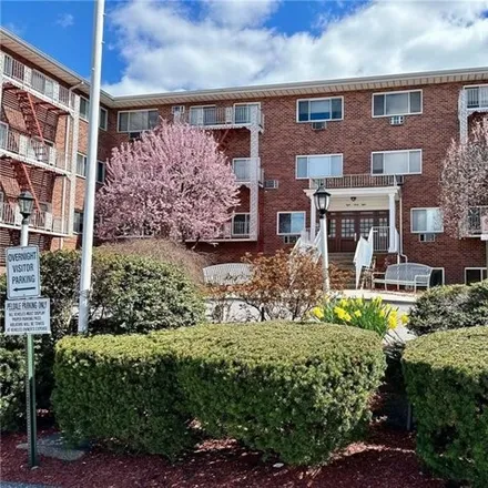 Buy this studio apartment on 830 Pelhamdale Avenue in Chester Heights, City of New Rochelle