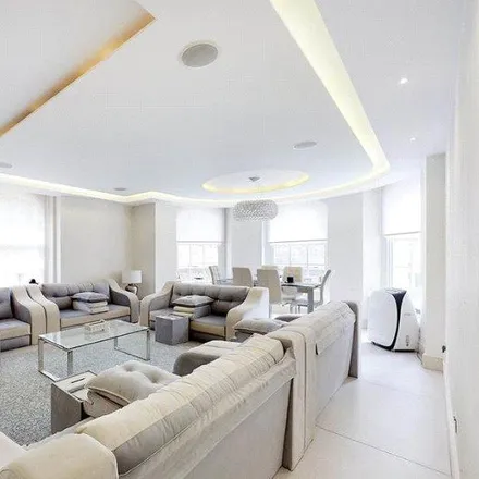 Rent this 3 bed apartment on Abbey Lodge in Park Road, London