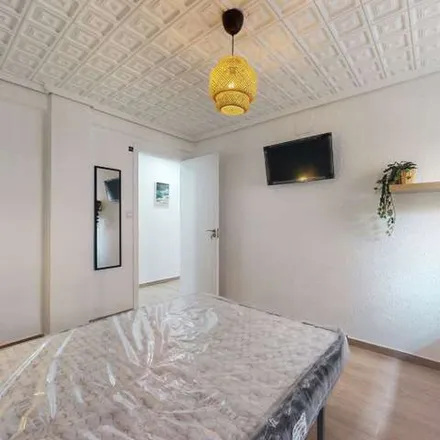 Image 4 - Centelles Peluqueros, Carrer de Noguera, 46024 Valencia, Spain - Apartment for rent