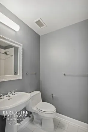 Image 7 - 401-445 East North Water Street, Chicago, IL 60611, USA - Condo for sale