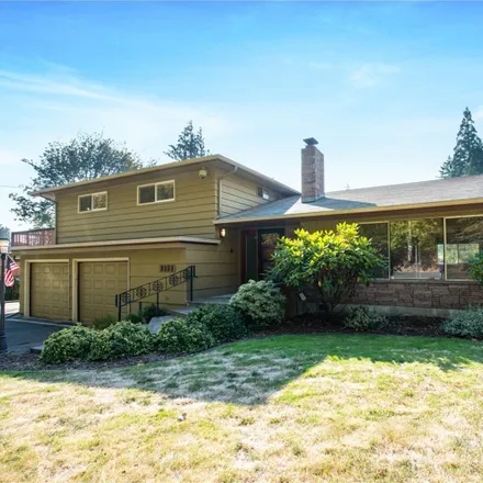 Buy this 3 bed house on 2317 Cedar Place in Longview, WA 98632