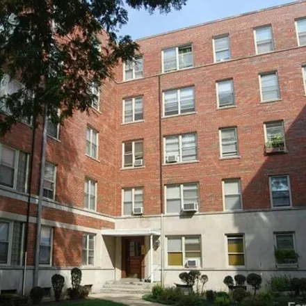 Rent this 1 bed house on 2600-2610 West Berwyn Avenue in Chicago, IL 60625
