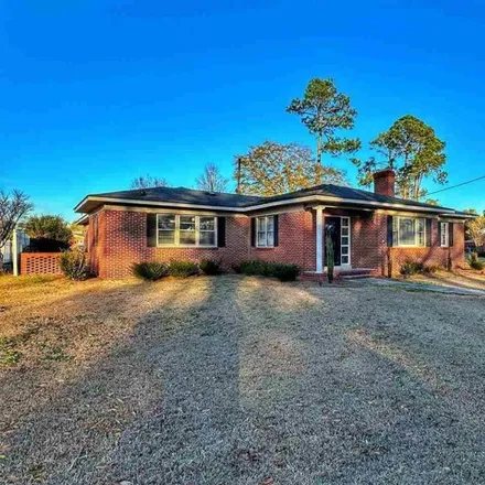 Image 2 - 1347 East Cleveland Street, Dillon, SC 29536, USA - House for sale