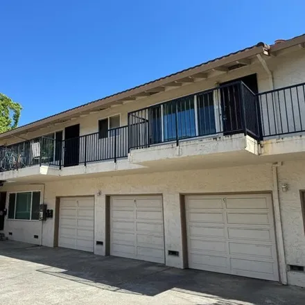 Buy this 1studio house on 1121 Oakmont Drive in San Jose, CA 95117