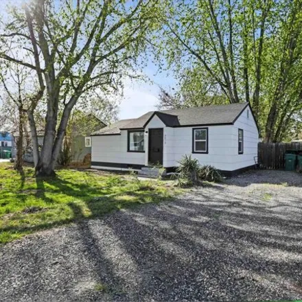 Image 2 - 2013 West 4th Avenue, Kennewick, WA 99336, USA - House for sale