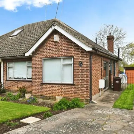 Buy this 2 bed house on Orchard Lane in Pilgrims' Hatch, CM15 9RD