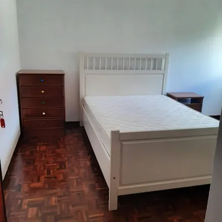 Rent this 5 bed apartment on Rua Carolina Michaellis 87D in 3030-324 Coimbra, Portugal