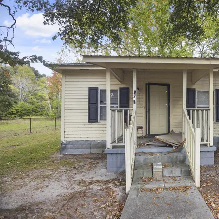 Buy this 2 bed house on 418 Woods Street in Allendale, SC 29810