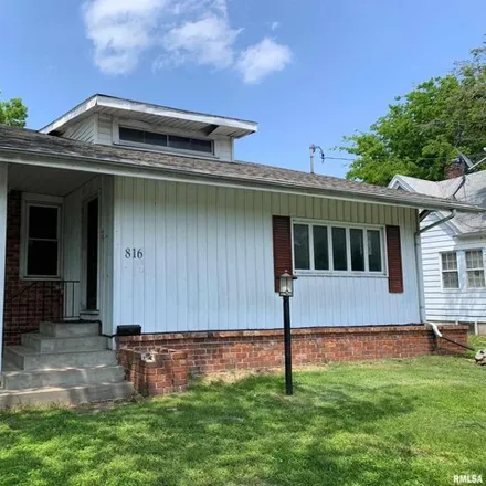 Image 1 - 816 West Walnut Street, Carbondale, IL 62901, USA - House for sale
