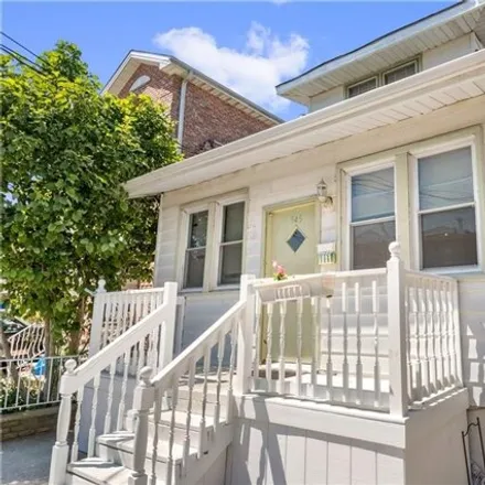 Buy this 3 bed house on 545 Vincent Ave in New York, 10465