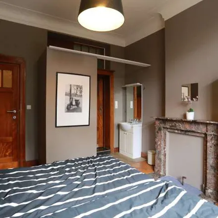 Rent this 5 bed apartment on Rue Lambert Crickx - Lambert Crickxstraat 13A in 1070 Anderlecht, Belgium