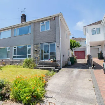 Buy this 3 bed duplex on Woodfield Avenue in Cardiff, CF15 8EF