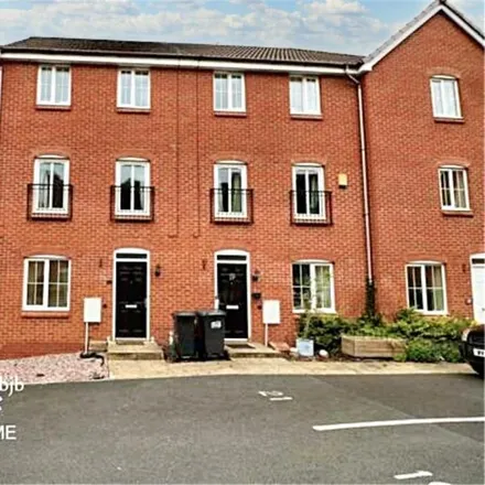 Rent this 4 bed townhouse on Chervil Close in Newcastle-under-Lyme, ST5 3FF