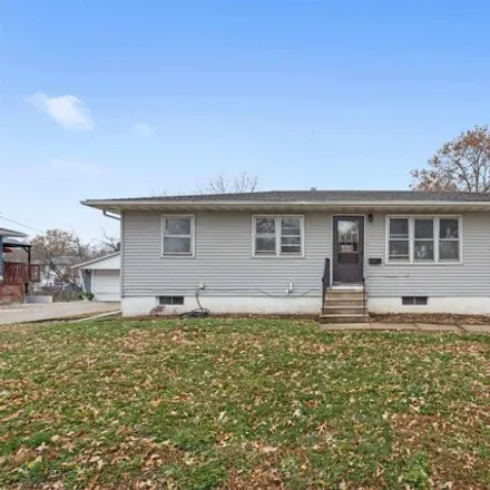 Buy this 4 bed house on 2598 West 9th Street in Waterloo, IA 50702