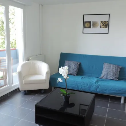 Rent this 3 bed apartment on 15 Avenue de Tarente in 29200 Brest, France