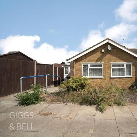 Buy this 3 bed duplex on Ripley Road in Luton, LU4 0AT